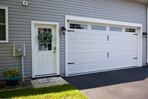 24/7 Emergency Garage Door Panel Replacement experts in Sanger, TX